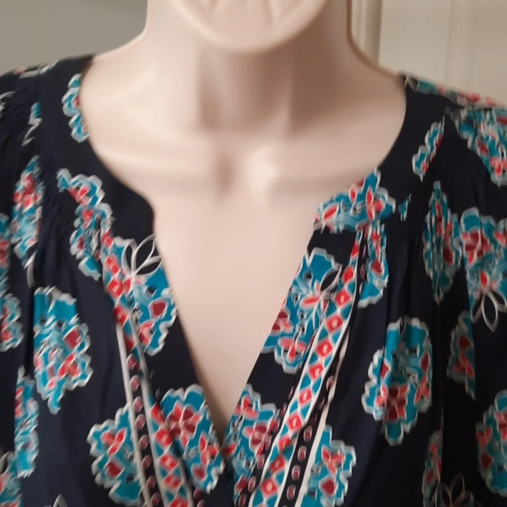 Crown & Ivy Navy Printed Top Small - Picture 3 of 3